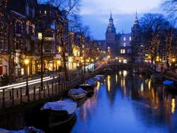 Ámsterdam al anochecer