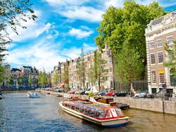 Paseo en barco por los canales de Ámsterdam